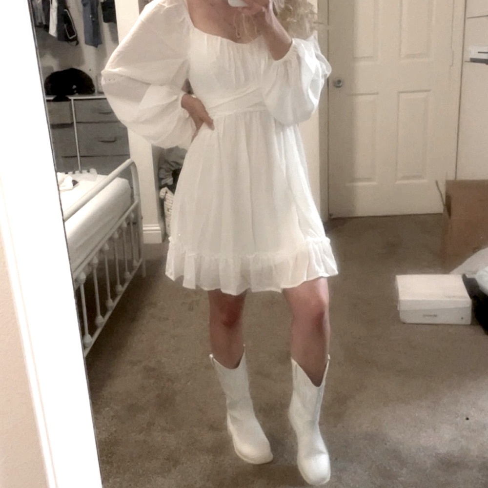 Elegant White Puff Long- Sleeve Dress